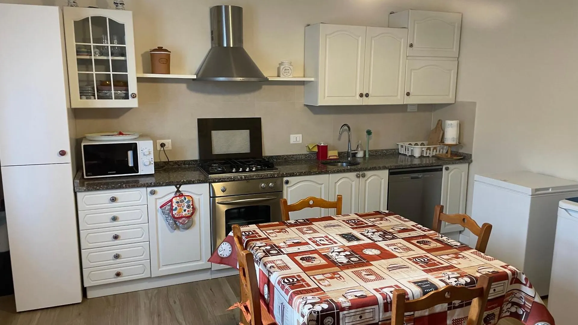 Casa Vacanze “Bouganville” Loc Avane Pisa Vecchiano Italie